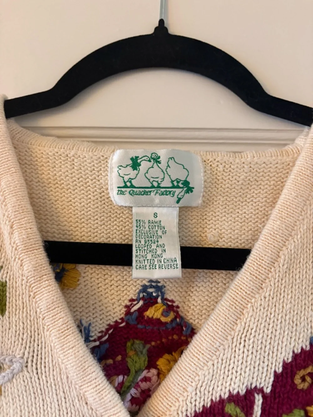 Vintage The Quaker Factory Teacup Tea Party Hand Knit Sweater Vest Size Small - Picture 4 of 5